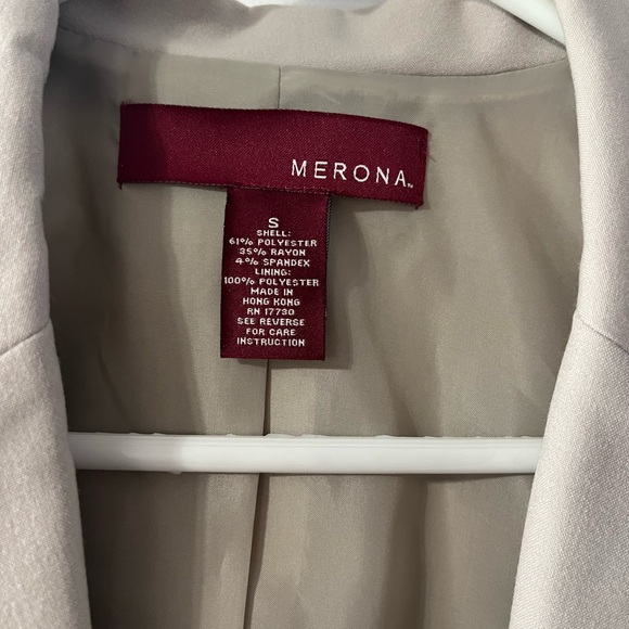 Women’s, light beige suit jacket.  No tags, Never worn. - Picture 4 of 4